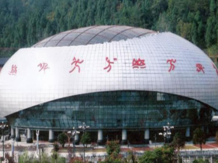 六安体育中心球形网架加工安装